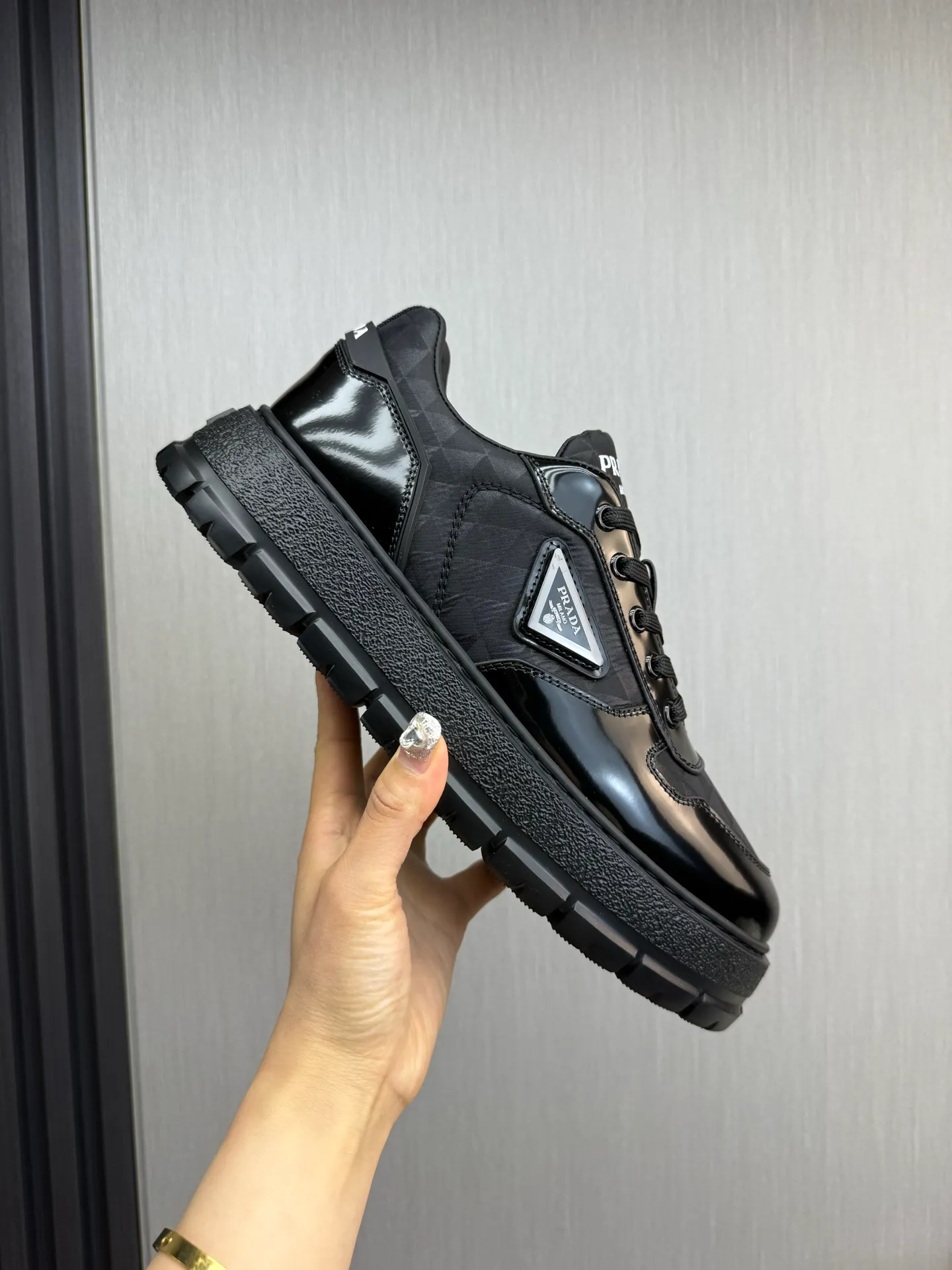 Men's shoes 💰580💰 [PRADA] Autumn and winter hot men's shoes shipped 👏Official website synchronized ⬆️Original fly-woven cowhide fabric + cowhide lining, 1⃣️:1⃣️reproduction, original sole, 38-45 (45. Customized, non-refundable)